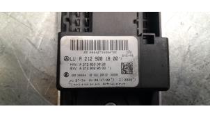 Gebruikte Stoelverwarmings module Mercedes CLS (C218) 350 CDI BlueEfficiency 3.0 V6 24V Prijs € 39,00 Margeregeling aangeboden door Poolman autodemontage