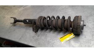 Gebruikte Schokdemperpoot rechts-voor BMW 5 serie Gran Turismo (F07) 535i 24V TwinPower Turbo Prijs € 50,00 Margeregeling aangeboden door Poolman autodemontage