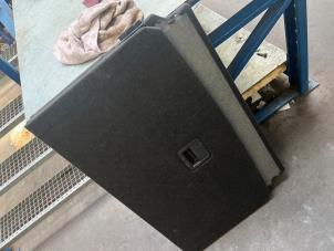 Usados Alfombrilla de maletero Volkswagen Passat Variant (3G5) 1.4 GTE 16V Precio € 40,00 Norma de margen ofrecido por Poolman autodemontage