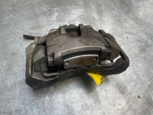 Gebruikte Remklauw (Tang) rechts-voor Volvo V60 I (FW/GW) 2.4 D6 20V Plug-in Hybrid AWD Prijs € 40,00 Margeregeling aangeboden door Poolman autodemontage