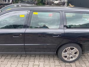 Gebruikte Deur 4Deurs links-achter Volvo V70 (SW) 2.4 D5 20V Prijs € 75,00 Margeregeling aangeboden door Poolman autodemontage