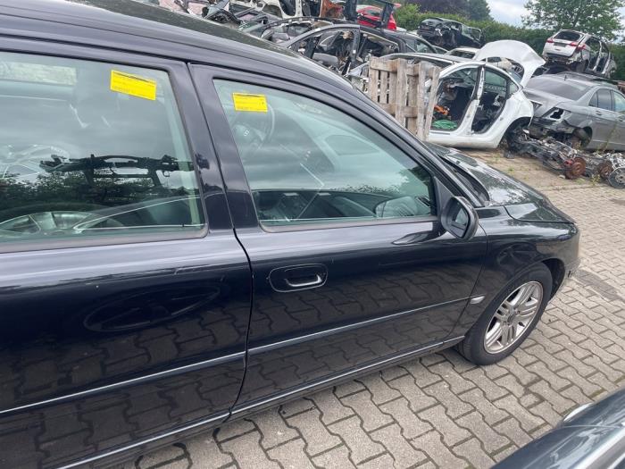 Portier 4Deurs rechts-voor van een Volvo V70 (SW) 2.4 D5 20V 2005
