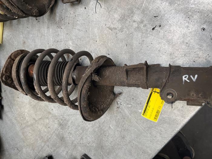 Mac Phersonpoot rechts-voor van een Volvo V70 (SW) 2.4 D5 20V 2005