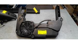 Używane Subwoofer Audi A4 Avant (B8) 1.8 TFSI 16V Quattro Cena € 49,00 Procedura marży oferowane przez Poolman autodemontage