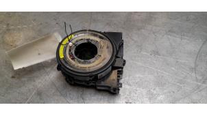 Używane Przewód spiralny poduszki powietrznej Audi A4 Avant (B8) 1.8 TFSI 16V Quattro Cena € 50,00 Procedura marży oferowane przez Poolman autodemontage