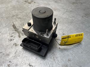 Używane Pompa ABS Audi S6 (C6) 5.2 V10 40V Cena € 149,00 Procedura marży oferowane przez Poolman autodemontage