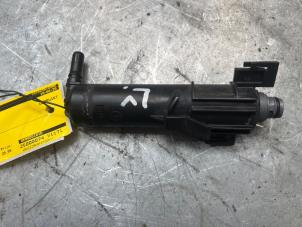 Używane Spryskiwacz reflektorów Audi A4 Avant (B8) 1.8 TFSI 16V Quattro Cena € 25,00 Procedura marży oferowane przez Poolman autodemontage