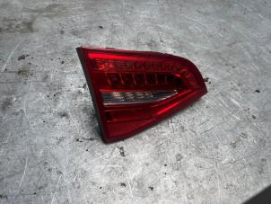 Używane Tylne swiatlo pozycyjne lewe Audi A4 Avant (B8) 1.8 TFSI 16V Quattro Cena € 40,00 Procedura marży oferowane przez Poolman autodemontage