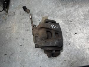 Begagnade Främre bromsok, höger Audi A4 Avant (B8) 1.8 TFSI 16V Quattro Pris € 30,00 Marginaltabell erbjuds av Poolman autodemontage