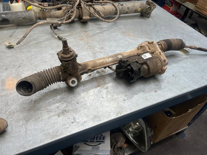 Servostyrningsbox från en Ford Ranger 2.0 Bi-TDCi 16V 4x4 2022