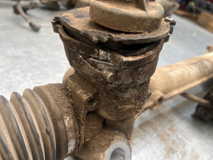 Servostyrningsbox från en Ford Ranger 2.0 Bi-TDCi 16V 4x4 2022