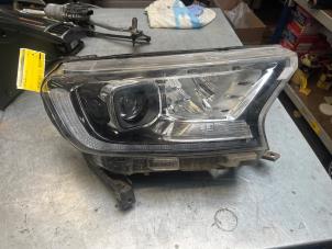 Begagnade Strålkastare, höger Ford Ranger 2.0 Bi-TDCi 16V 4x4 Pris € 363,00 Inklusive moms erbjuds av Poolman autodemontage