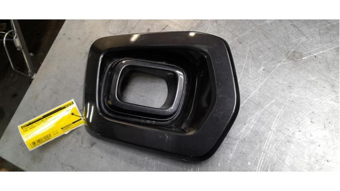 Täcklock, dimljus, höger från en Ford Ranger 2.0 Bi-TDCi 16V 4x4 2022