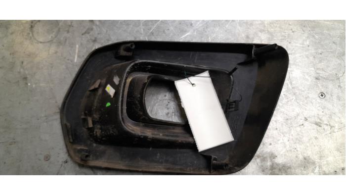 Täcklock, dimljus, höger från en Ford Ranger 2.0 Bi-TDCi 16V 4x4 2022