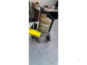 Gebruikte Stuurbekrachtiging Pomp Volvo C70 (MC) 2.4i 20V Prijs € 100,00 Margeregeling aangeboden door Poolman autodemontage