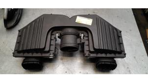 Używane Obudowa filtra powietrza BMW X5 (E70) 4.8i V8 32V Cena € 75,00 Procedura marży oferowane przez Poolman autodemontage