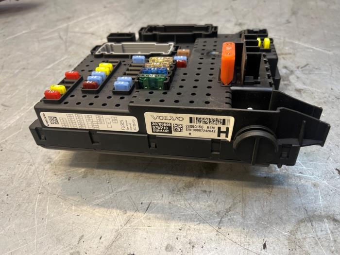 Fuse box Volvo XC90 I 3.2 24V - 30786646 - Poolman autodemontage