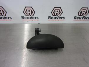 Gebruikte Portiergreep 2Deurs rechts Peugeot 107 1.0 12V Prijs € 15,00 Margeregeling aangeboden door Autorecycling Reuvers B.V.