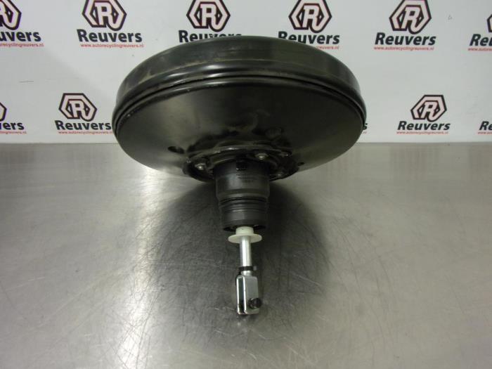 Bromsservo från en Renault Kangoo/Grand Kangoo (KW) 1.5 dCi 90 FAP 2016