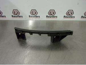 Begagnade Strålkastarlist, höger Volkswagen Caddy III (2KA,2KH,2CA,2CH) 2.0 SDI Pris € 10,00 Marginaltabell erbjuds av Autorecycling Reuvers B.V.