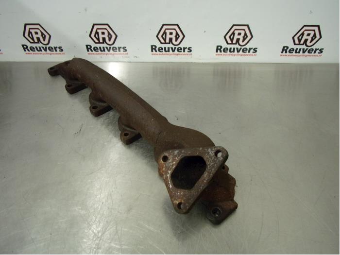 Avgasgrenrör från en Mercedes-Benz E Combi (S210) 2.7 E-270 CDI 20V 2000