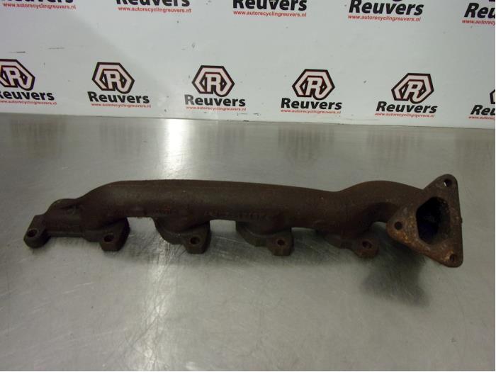 Avgasgrenrör från en Mercedes-Benz E Combi (S210) 2.7 E-270 CDI 20V 2000