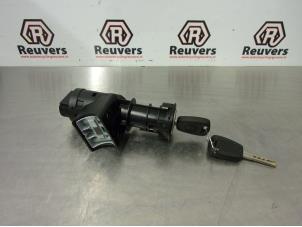 Gebruikte Kontaktslot + Sleutel Fiat Panda (169) 1.3 JTD 16V Multijet Prijs € 35,00 Margeregeling aangeboden door Autorecycling Reuvers B.V.