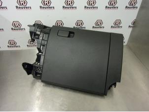 Begagnade Handskfack Volkswagen Up! (121) 1.0 12V 60 Pris € 35,00 Marginaltabell erbjuds av Autorecycling Reuvers B.V.