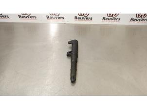 Gebruikte Pen Bobine Dacia Logan MCV (KS) 1.6 16V Prijs € 15,00 Margeregeling aangeboden door Autorecycling Reuvers B.V.