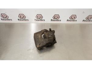 Gebruikte Remklauw (Tang) rechts-voor Dacia Logan MCV (KS) 1.6 16V Prijs € 30,00 Margeregeling aangeboden door Autorecycling Reuvers B.V.