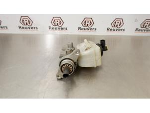 Gebruikte Hoofdremcilinder Dacia Logan MCV (KS) 1.6 16V Prijs € 25,00 Margeregeling aangeboden door Autorecycling Reuvers B.V.