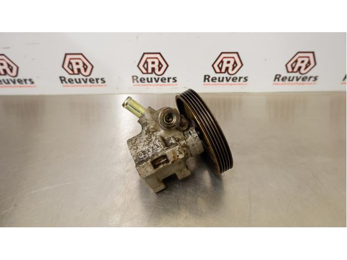 Servostyrningspump från en Citroën Xsara (N1) 1.6i 2000