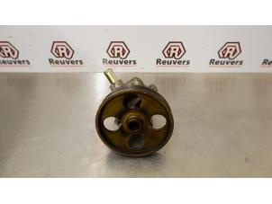 Begagnade Servostyrningspump Citroen Xsara (N1) 1.6i Pris € 25,00 Marginaltabell erbjuds av Autorecycling Reuvers B.V.