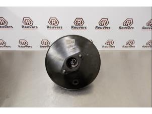 Begagnade Bromsservo Opel Corsa D 1.0 Pris € 40,00 Marginaltabell erbjuds av Autorecycling Reuvers B.V.