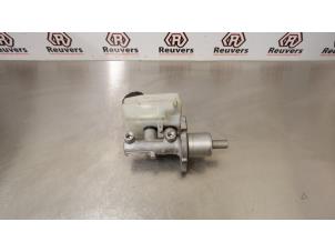 Begagnade Huvudcylinder Mercedes B (W245) 2.0 B-180 CDI 16V Pris € 25,00 Marginaltabell erbjuds av Autorecycling Reuvers B.V.