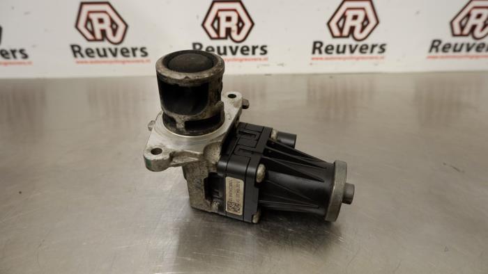 EGR Klep van een Opel Combo 1.3 CDTI 16V ecoFlex 2012