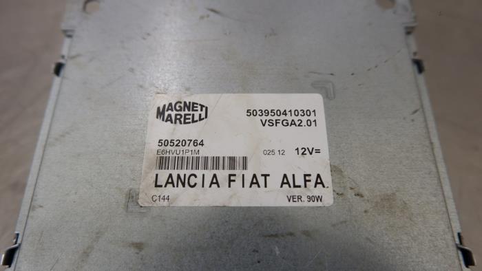 Radio module van een Opel Combo 1.3 CDTI 16V ecoFlex 2012