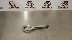 Gebruikte Sleepoog voor Skoda Fabia II (5J) 1.2i 12V Prijs € 10,00 Margeregeling aangeboden door Autorecycling Reuvers B.V.