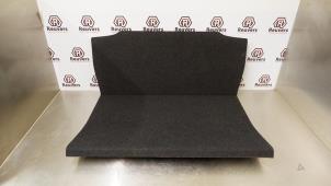 Używane Plyta podlogowa bagaznika BMW 1 serie (E87/87N) 116i 1.6 16V Cena € 25,00 Procedura marży oferowane przez Autorecycling Reuvers B.V.