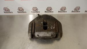 Używane Zacisk hamulcowy lewy przód BMW 7 serie (E65/E66/E67) 745i,Li 4.4 V8 32V Cena € 40,00 Procedura marży oferowane przez Autorecycling Reuvers B.V.