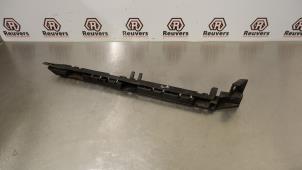 Gebruikte Bumpersteun links-achter BMW 7 serie (E65/E66/E67) 745i,Li 4.4 V8 32V Prijs € 15,00 Margeregeling aangeboden door Autorecycling Reuvers B.V.