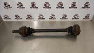 Używane Os napedowa prawy tyl BMW 7 serie (E65/E66/E67) 745i,Li 4.4 V8 32V Cena € 40,00 Procedura marży oferowane przez Autorecycling Reuvers B.V.