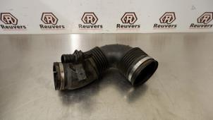 Gebruikte Luchtinlaat slang Opel Insignia 2.0 CDTI 16V 160 Ecotec Prijs € 15,00 Margeregeling aangeboden door Autorecycling Reuvers B.V.