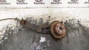 Gebruikte Asschenkel links-achter Kia Pro cee'd (EDB3) 1.6 CVVT 16V Prijs € 50,00 Margeregeling aangeboden door Autorecycling Reuvers B.V.