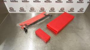 Gebruikte Gevarendriehoek Opel Agila (B) 1.2 16V Prijs € 10,00 Margeregeling aangeboden door Autorecycling Reuvers B.V.