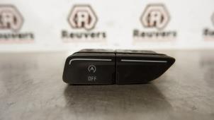 Used Start/stopp-brytare Ford Focus 3 1.0 Ti-VCT EcoBoost 12V 100 Price € 15,00 Margin scheme offered by Autorecycling Reuvers B.V.