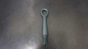 Gebruikte Sleepoog voor Mitsubishi Space Star (A0) 1.0 12V Prijs € 15,00 Margeregeling aangeboden door Autorecycling Reuvers B.V.