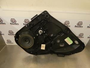 Gebruikte Ruitmechaniek 4Deurs rechts-achter Ford Fiesta 6 (JA8) 1.25 16V Prijs € 30,00 Margeregeling aangeboden door Autorecycling Reuvers B.V.