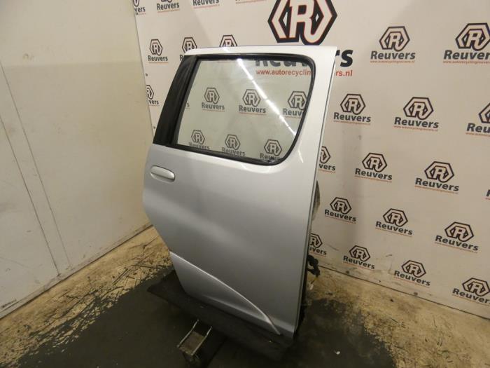 Portier 4Deurs rechts-achter van een Toyota Yaris Verso (P2) 1.5 16V 2001