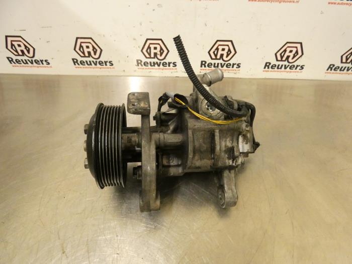 Servostyrningspump från en BMW 7 serie (F01/02/03/04) Active Hybrid V8 32V 2010